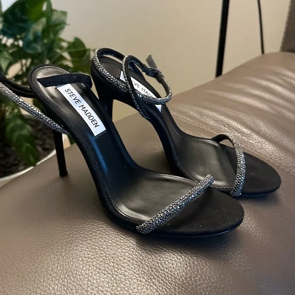 Steve Maden Black Crystals Sandals - Picture 3 of 8